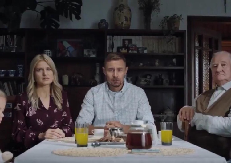  [video] Najzabawniejsza przeróbka spotu KO: "Jesteśmy rodziną uwięzioną w głowie Pana Grzegorza Schetyny"