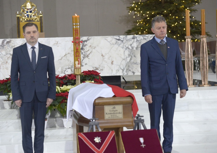 Tomasz Gutry [Fotorelacja] Pogrzeb Longina Komołowskiego z udziałem prezydenta Dudy i przewodniczącego Solidarności