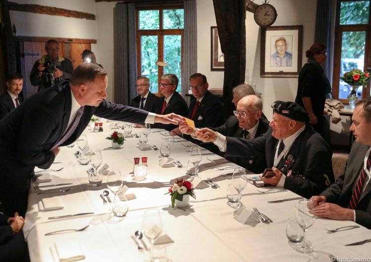75. rocznica wyzwolenia Flandrii. Prezydent Duda spotkał się z żołnierzami gen. Stanisława Maczka