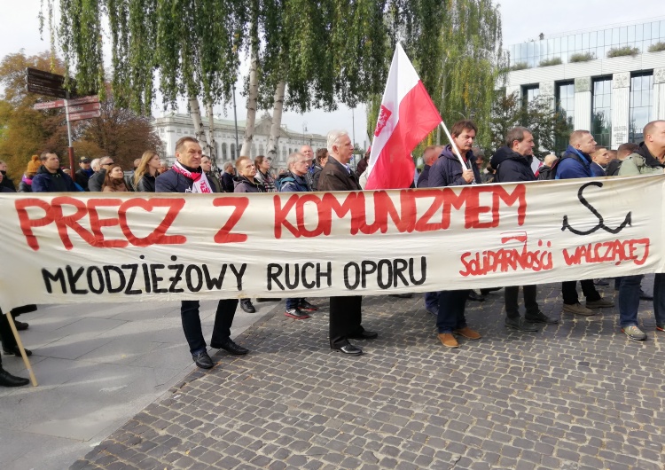  [FOTO] Tysiące Polaków towarzyszy śp. Kornelowi Morawieckiemu w jego ostatniej drodze