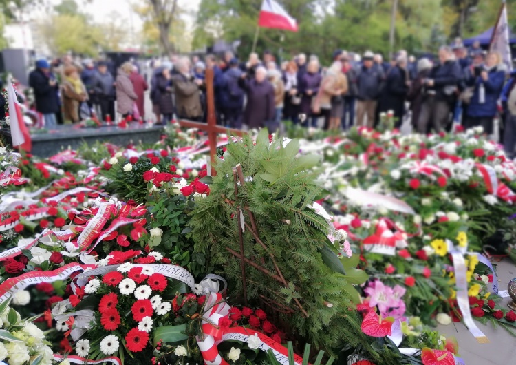 "Niesiemy dalej Polskę, jak żagiew, jak płomienie". Ostatnia droga Kornela Morawieckiego