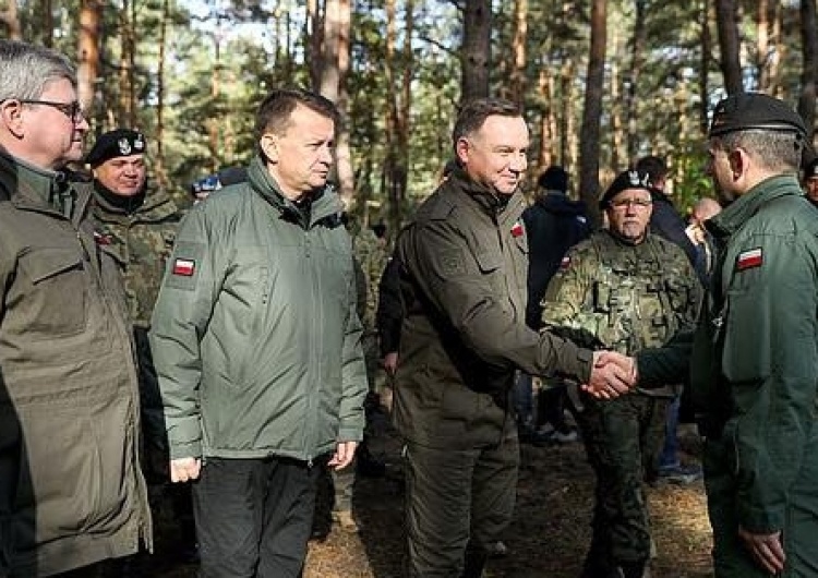  PAD podpisał rozporządzenie o podwyżkach: "Mam nadzieję, że podratuje to budżety rodzin żołnierzy"