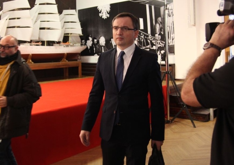  Morawiecki premierem, Ziobro żąda dwóch ministerstw i... - "DGP" o kulisach tworzenia nowego rządu