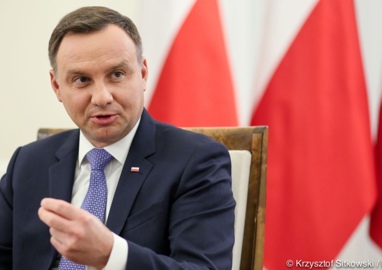 Andrzej Duda skierował do TK ustawę o jawności majątku rodzin najważniejszych urzędników