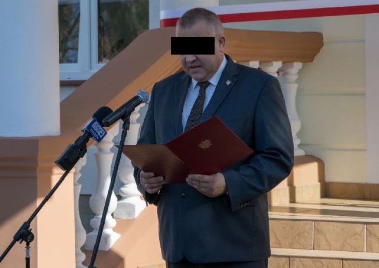 "W chwili zatrzymania nie byli zatrudnieni w resorcie". Min. Finansów odpowiada na publikację "RZ"