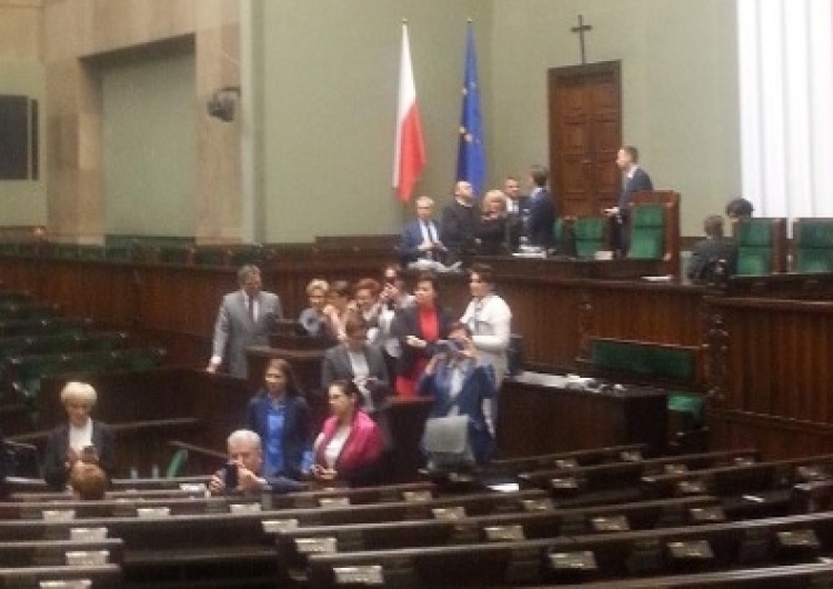 Posłowie PO i .Nowoczesnej odpowiedzą za popełnienie przestępstwa? Prawnicy apelują do Ziobry