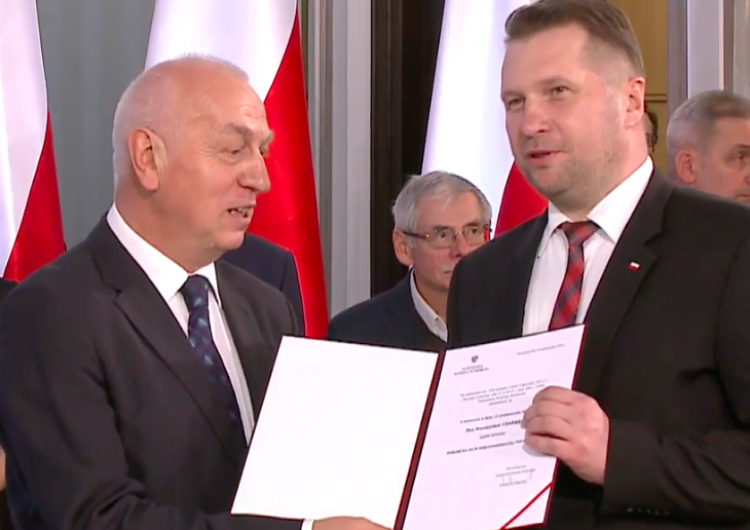 MSWiA: Wojewodowie, którzy zostali wybrani posłami, złożyli rezygnacje