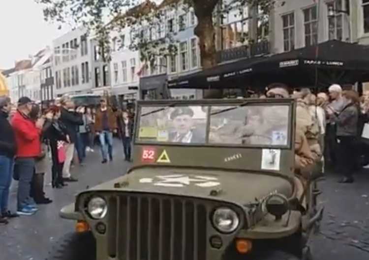  [video] Wiwatujęce tłumy. Tak wyglądał przejazd weteranów dywizji gen. Maczka przez Bredę