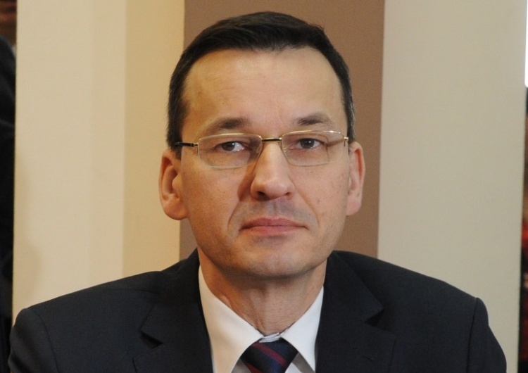 M. Żegliński Premier do Lewandowskiego: "Jest tylko jedna rzecz na świecie ważniejsza od piłki nożnej - rodzina!"