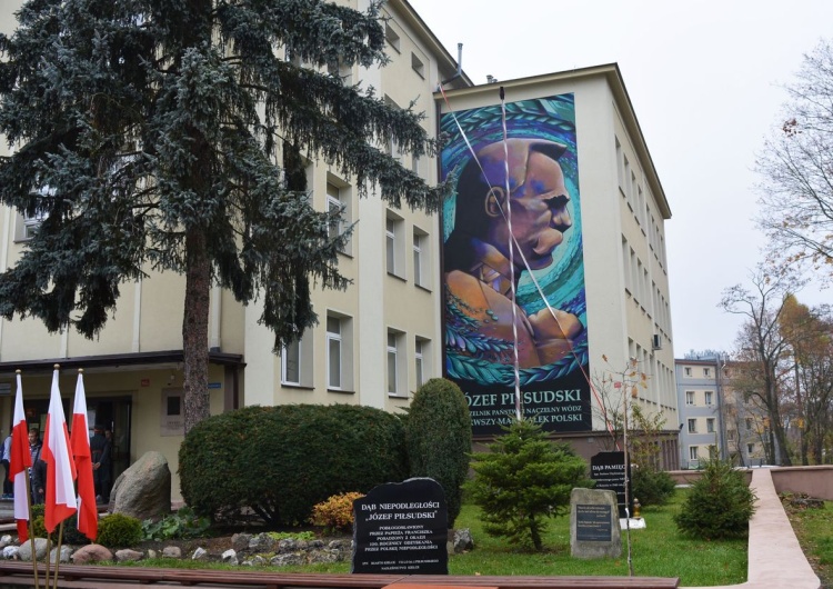  Mural na 101. rocznicę odzyskania niepodległości. Największy w...