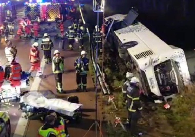  MSZ: Nie ma zagrożenia życia rannych w wypadku polskiego autokaru w Niemczech