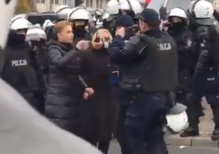  [Wideo] Marsz Niepodległości: Joanna Scheuring-Wielgus wyprowadzona przez policję