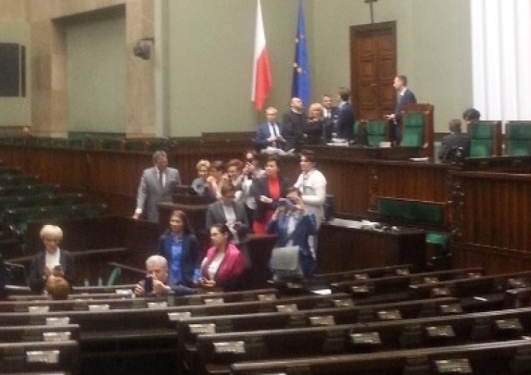 Jan Pietrzak dla TS: Jak na razie biorą pensję za bezmyślne lenistwo
