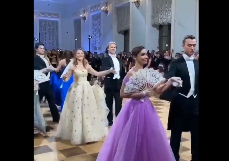  [video] No proszę. Młode przedstawicielki rosyjskich elit tańczą poloneza. "Niezłe soft power"