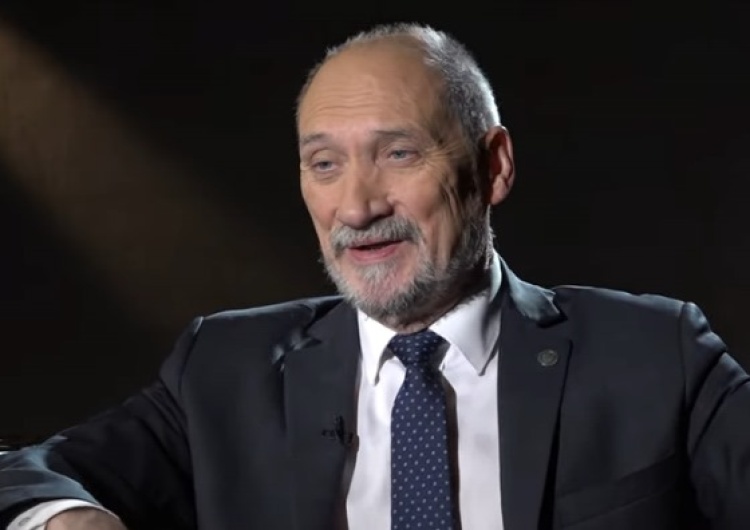 T. Gutry Macierewicz o efektach badań wraku TU-154 na uniwersytecie Wichita: Raporty Anodiny i Millera są fałszywe