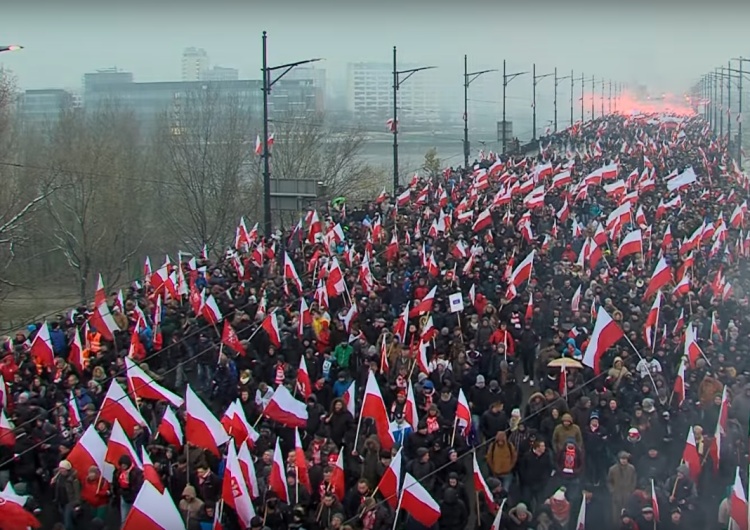  Do wywieszenia flagi obrażającej uczestników MN, przyznał się... pracownik Amnesty International?