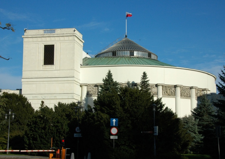 Polacy źle o pracy Sejmu. Rekordowo niskie oceny posłów