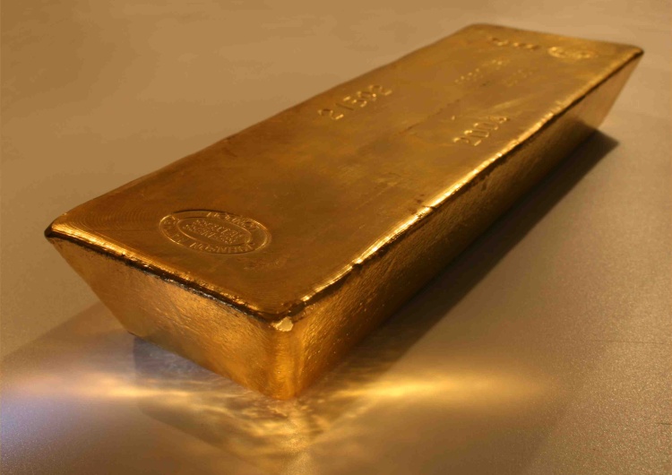  Polskie złoto znów w kraju. Zakończyła się operacja przewiezienia 100 ton kruszcu
