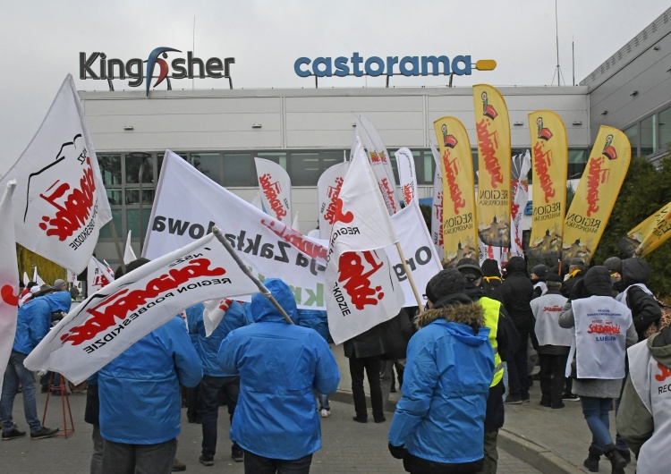 TOMASZ GUTRY [Nasza Fotorelacja] Solidarność protestowała pod Castoramą