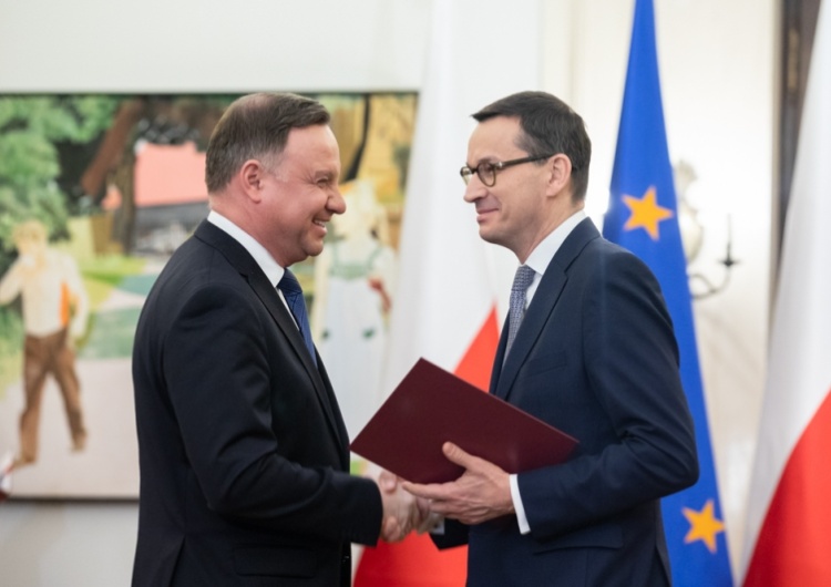 CBOS publikuje ranking zaufania do polityków. Na czele prezydent i premier
