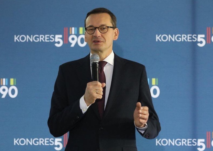 Premier Morawiecki zachęca do kupowania polskich produktów: "Najprostszy sposób na wsparcie gospodarki"