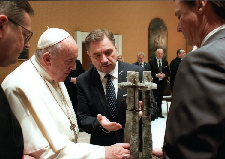 "Solidarność": Wielu łask Bożych. Dzisiaj 50. rocznica święceń kapłańskich Papieża Franciszka