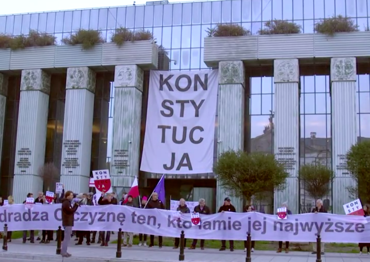 Radca prawny z Olsztyna pisał na Twitterze „Je**ć PiS i się nie bać”. Teraz publikuje oświadczenie