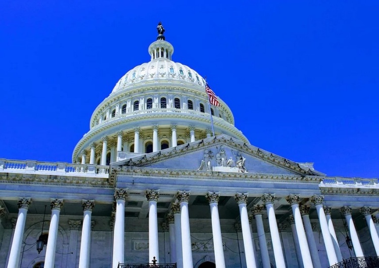 Senat USA przegłosował budżet Pentagonu, a w nim sankcje na firmy budujące gazociąg Nord Stream 2
