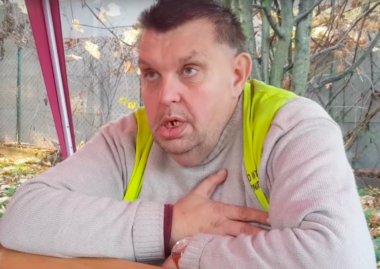 Krzysztof Kononowicz pobity i okradziony na własnym podwórku. Zatrzymano trzech mężczyzn