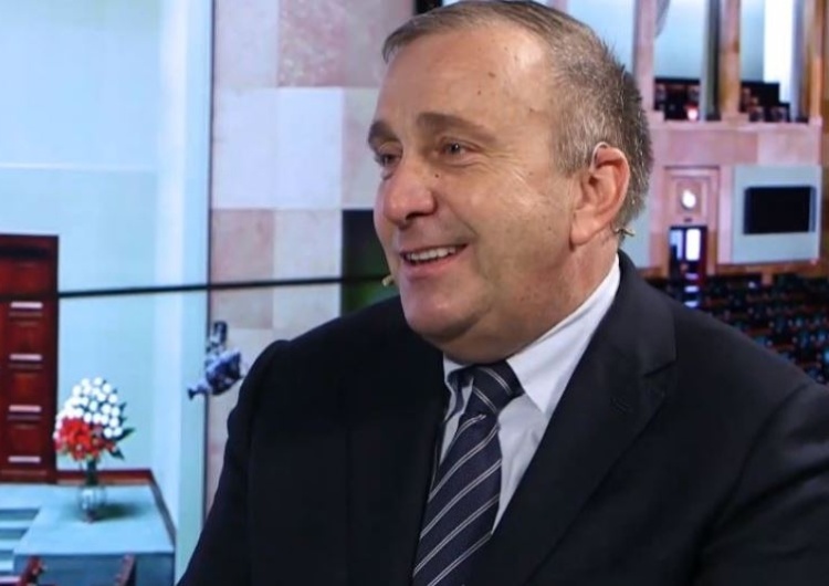"Brak doświadczenia. Nie poradzili sobie z odpowiedzialnością". Schetyna wbija szpilę Budce