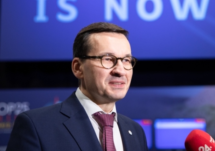  Premier wziął udział w ogólnopolskim sporze dotyczącym majonezu. Zgadnijcie... Kielecki czy Winiary?
