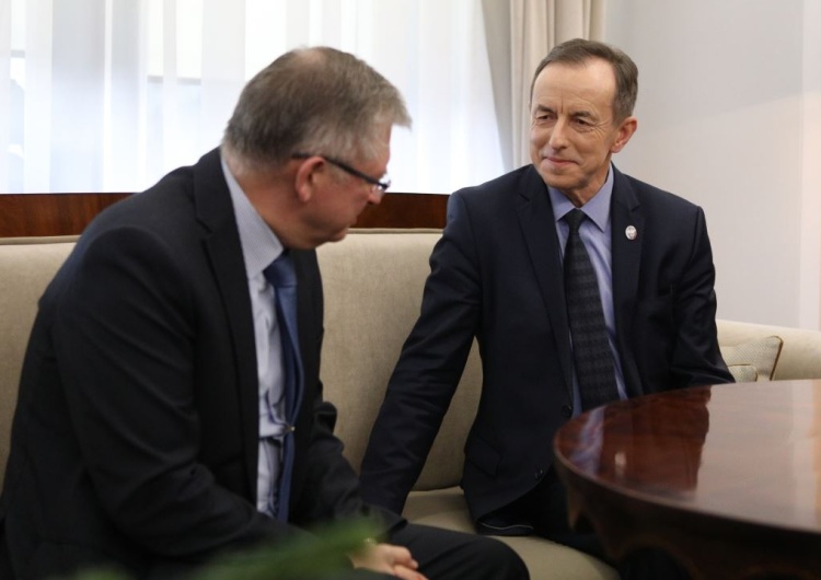 Adam Bielan: "Rozmowę z ambasadorem Rosji marszałek Grodzki odbył W DNIU ataku Putina na Polskę"