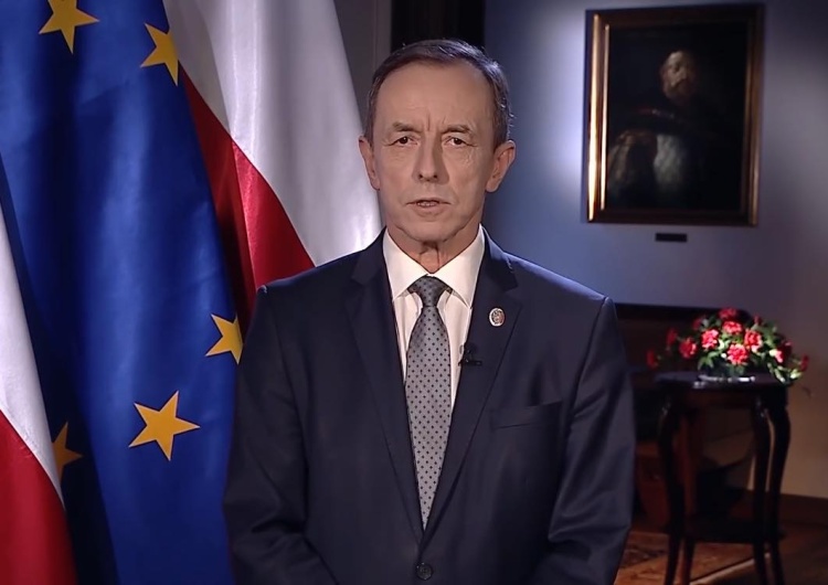 Senat RP: "Prof. Grodzki przystąpił do naprawiania wizerunku Polski...". Internauci komentują
