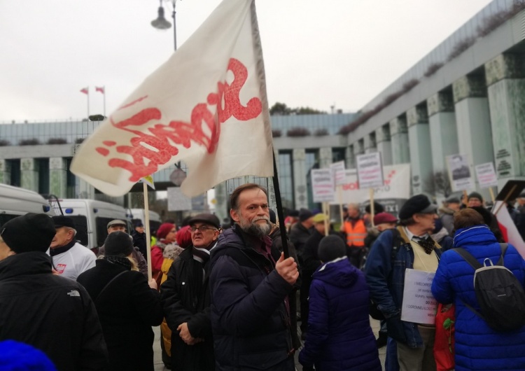 Tomasz Gutry "Osądzić sędziów - zbrodniarzy komunistycznych". Kontrmanifestacja środowisk niepodległościowych