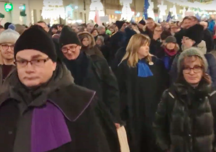 Apolityczna demonstracja? „Apeluję i proszę, byśmy nie głosowali na Andrzeja Dudę”