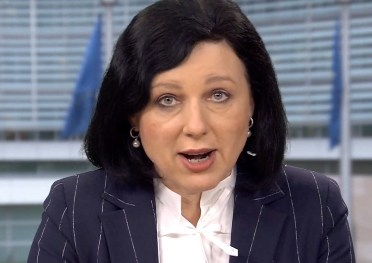 "Niezwykłe. Komisarz KE domaga się zawieszenia organu władzy sądowniczej przez władzę wykonawczą"