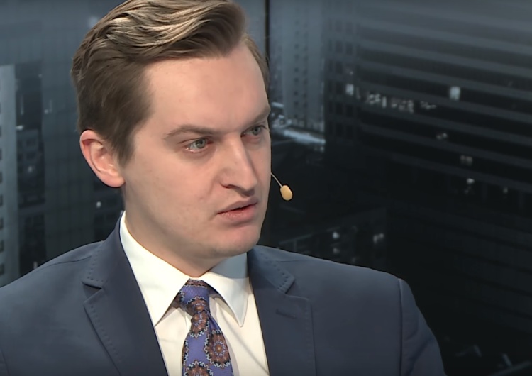 Francuski prawnik wyzwał na pojedynek wiceministra Kaletę. Kaleta kpi: "Naprawdę na tyle stać opozycję?"