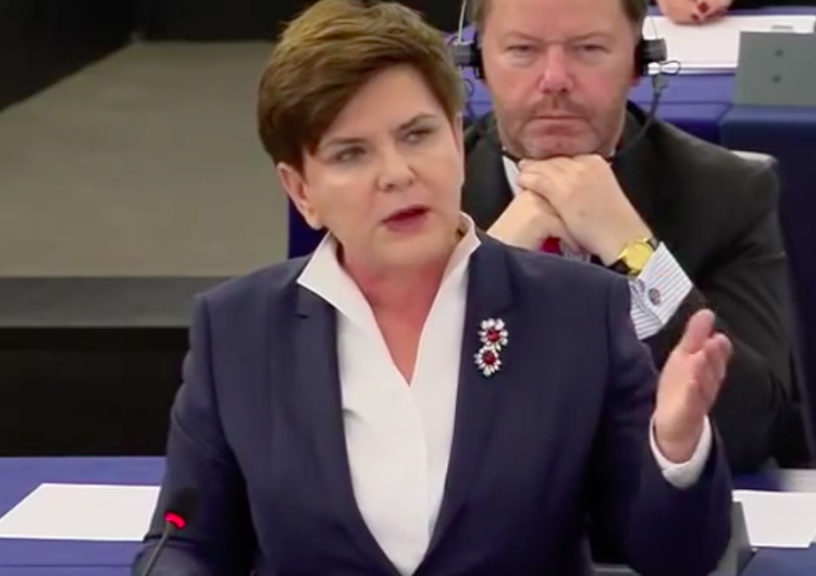 Debata w PE o Polsce. Kłótnia Szydło z Sikorskim: „Jest Pan kłamcą!”