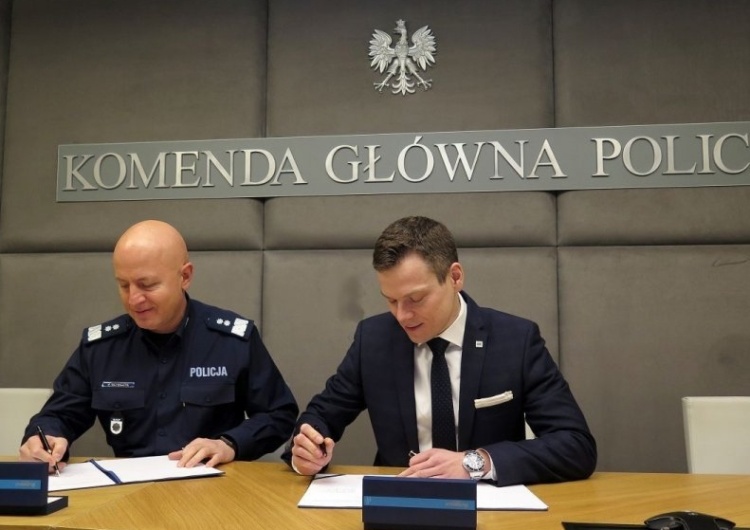  Policja i KNF podpisały porozumienie o głębszej współpracy wzajemnym przekazie danych