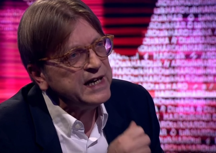  "Wzywam KE do działania przeciw tym obrzydliwym praktykom". Verhofstadt znowu atakuje Polskę