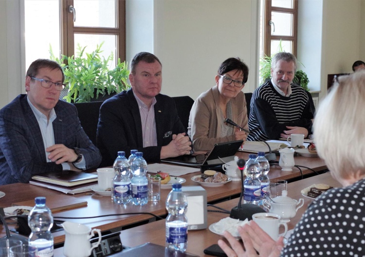 „Solidarność” o projekcie KO: Rozprasza prawo, które musi być spójne