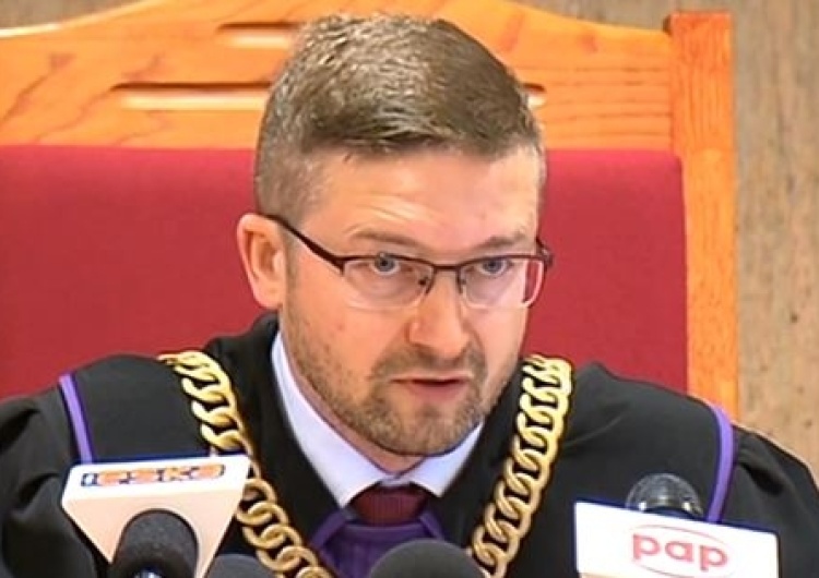 "Pan Sędzia widział listę poparcia do KRS. Niech przesłucha sam siebie, a nie nęka szefową Kancelarii"