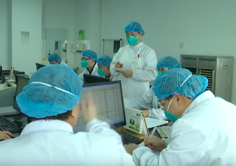 Koronawirus z Chin. Studenci z Rzeszowa wrócili z Wuhan. Jeden z nich musi zostać w szpitalu