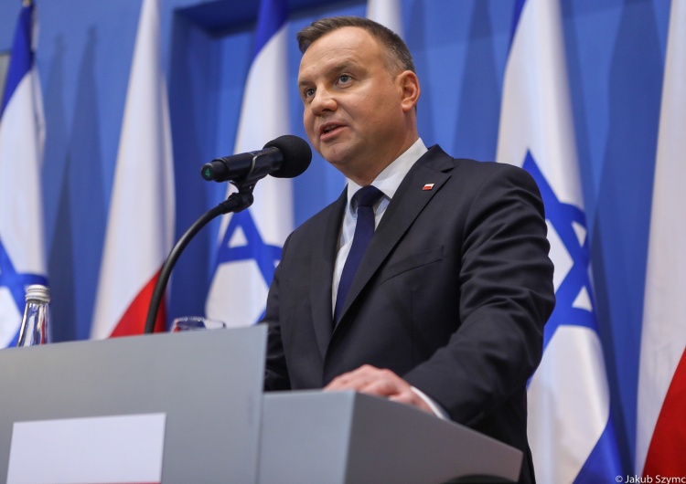 Prezydent w Auschwitz o pamięci polskich rodzin które straciły bliskich także w obozach koncentracyjnych