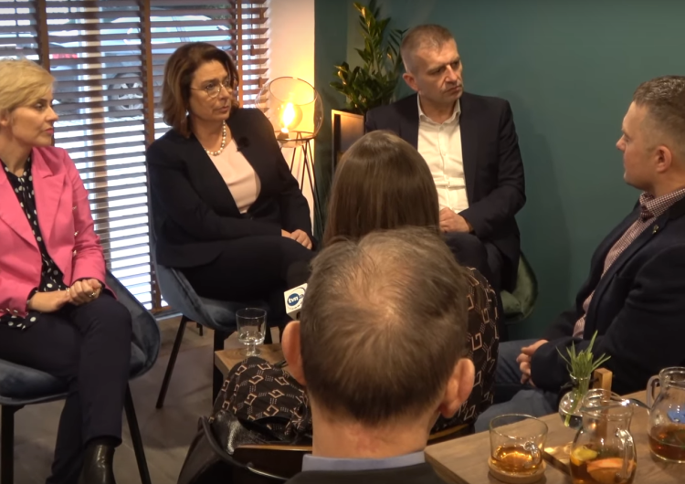 Pogarda na spotkaniu z Kidawą-Błońską. "Prości ludzie żyją dniem dzisiejszym. Ich mentalność jest żadna"