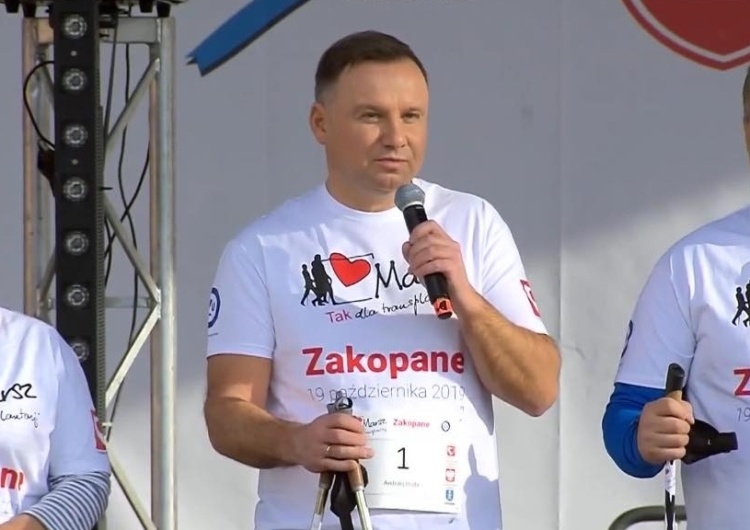 Koszulka wystawiona na WOŚP przez prezydenta Dudę, sprzedała się za... 200 tys. złotych