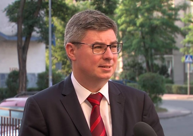 Poseł Grabiec i rzecznik Lecha Wałęsy kpią z prezydenta Dudy. Odpowiedział ks. Radomski