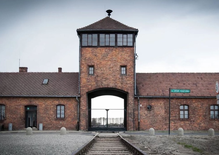  "Dziękujemy za wsparcie, ale...". Muzeum Auschwitz odpowiada Burmistrzowi Londynu, który atakuje Polskę