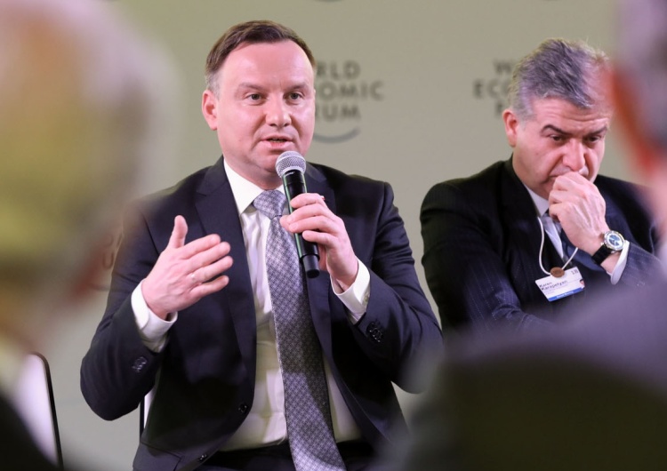 "Nie są one podejmowane przeciwko ludziom, ale przeciw ideologii". A. Duda o "strefach wolnych od LGBT"
