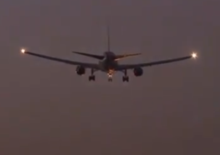 Awaryjne lądowanie kanadyjskiego samolotu w Madrycie. Na pokładzie 131 pasażerów